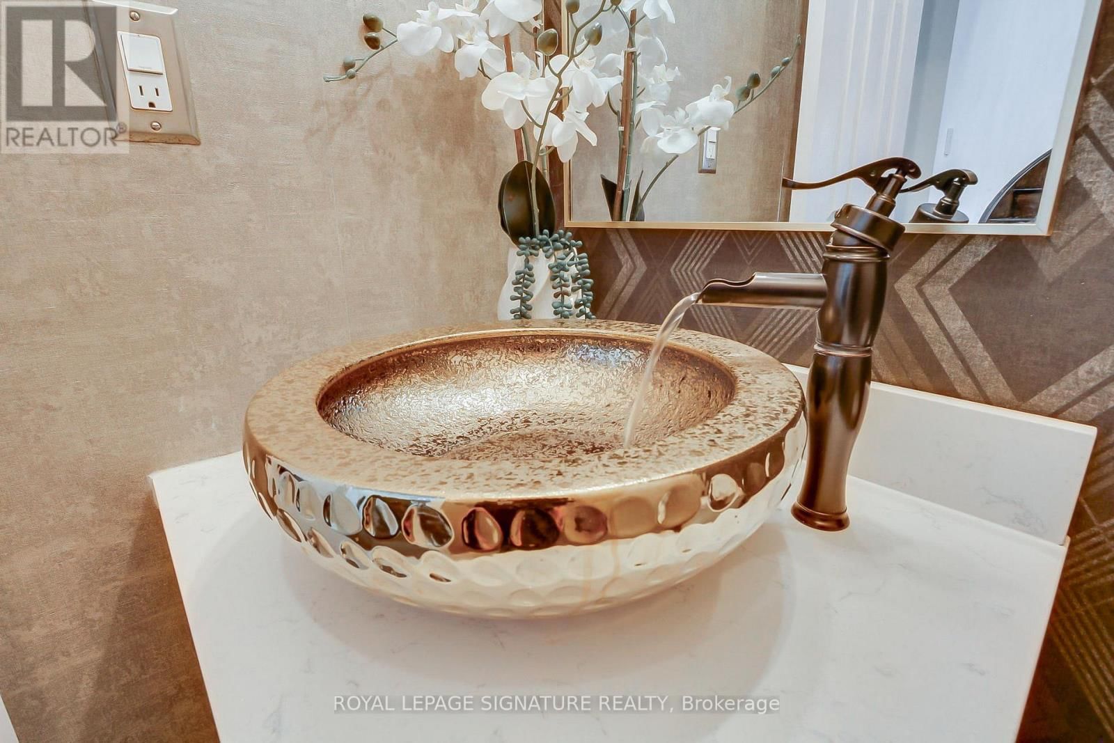 43 FALSTAFF CRESCENT Image 24