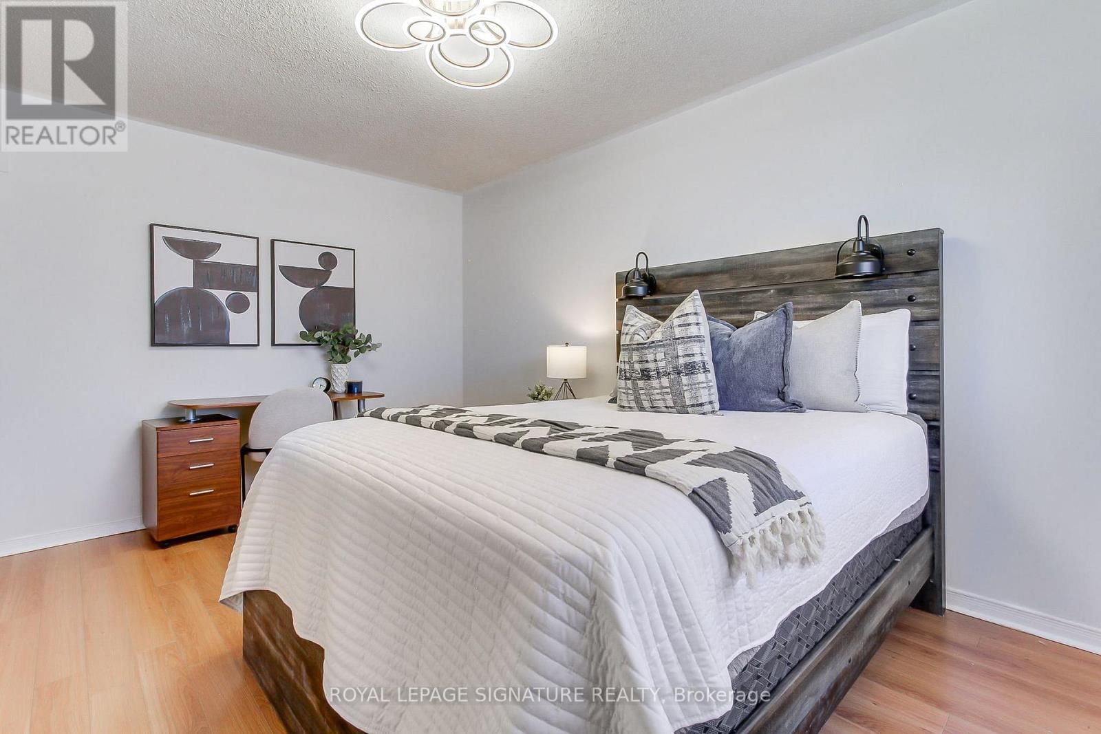 43 FALSTAFF CRESCENT Image 32