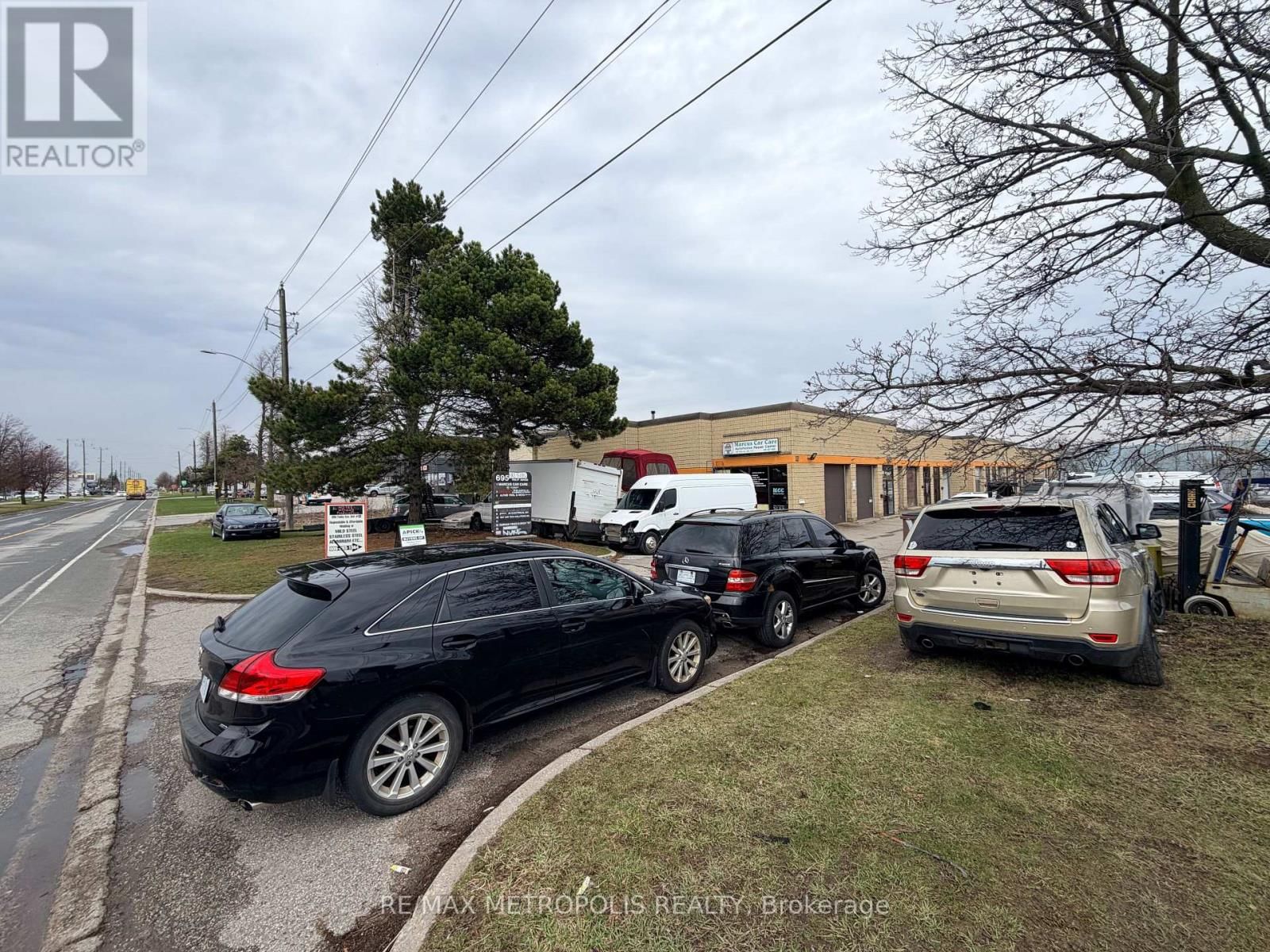 3 - 695 FINLEY AVENUE Image 1