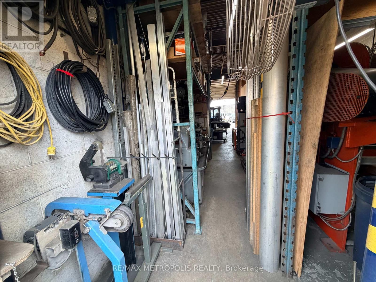 3 - 695 FINLEY AVENUE Image 19