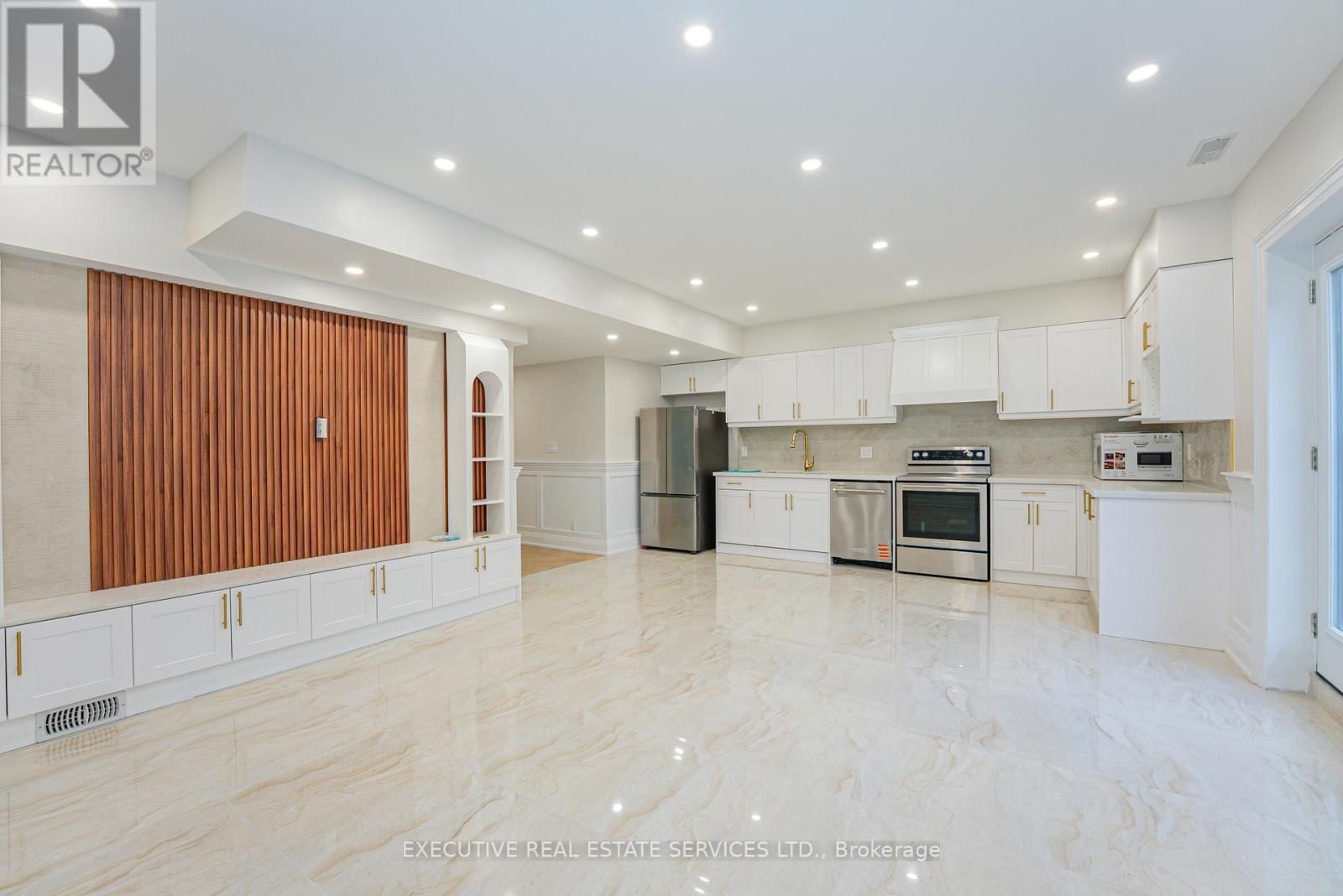 BSMT - 337 CENTENNIAL ROAD Image 10