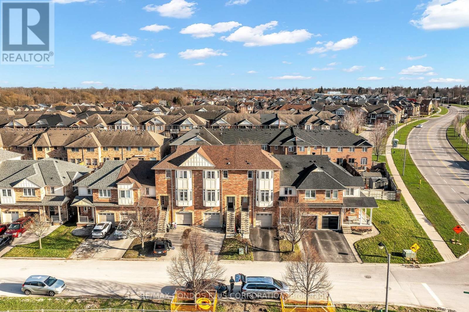 3 POWERS VALLEY COURT Image 12