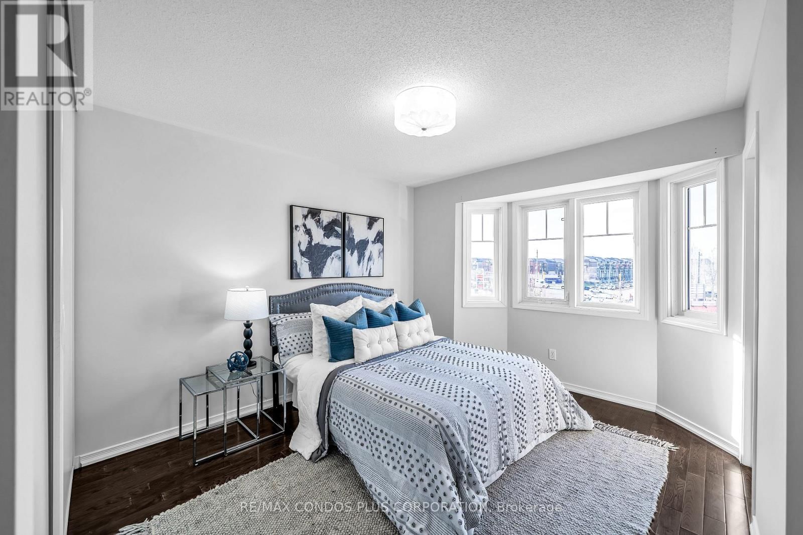 3 POWERS VALLEY COURT Image 19