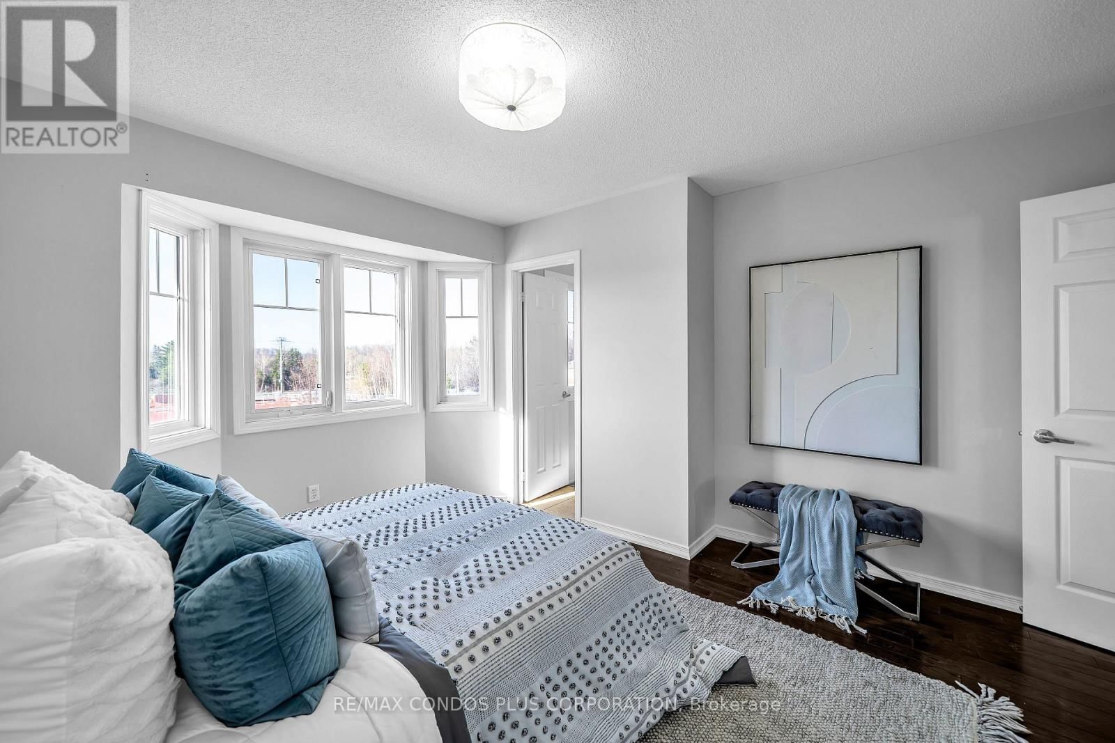 3 POWERS VALLEY COURT Image 20