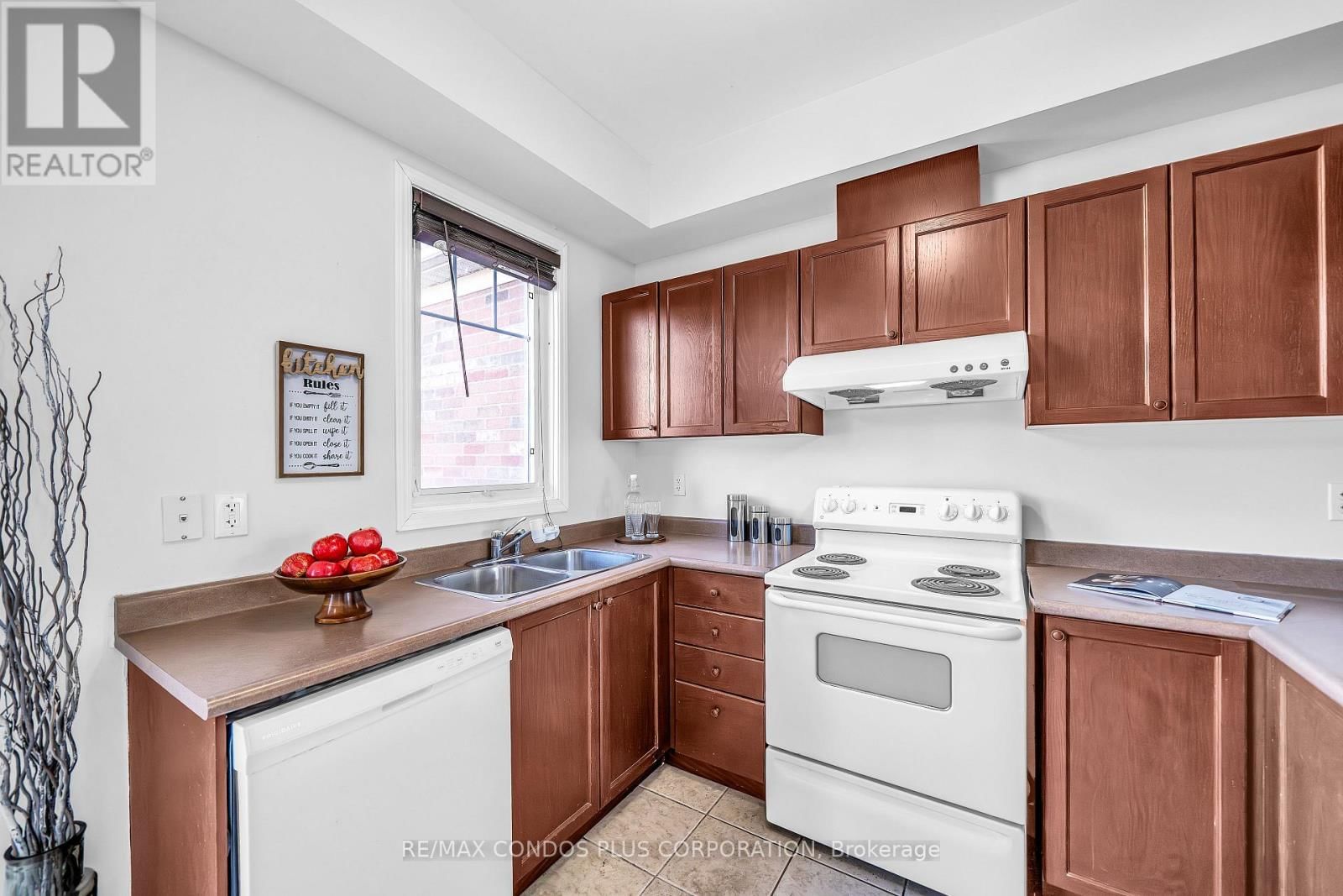 3 POWERS VALLEY COURT Image 7