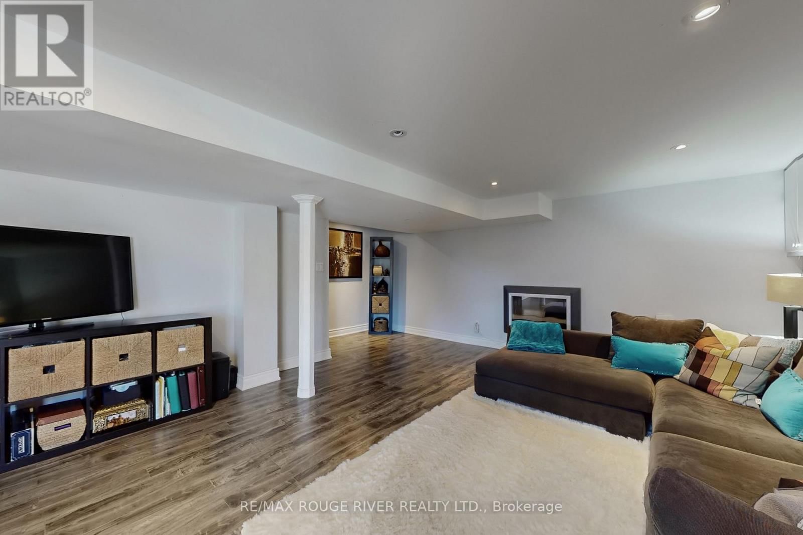 132 BEAVERBROOK COURT Image 31