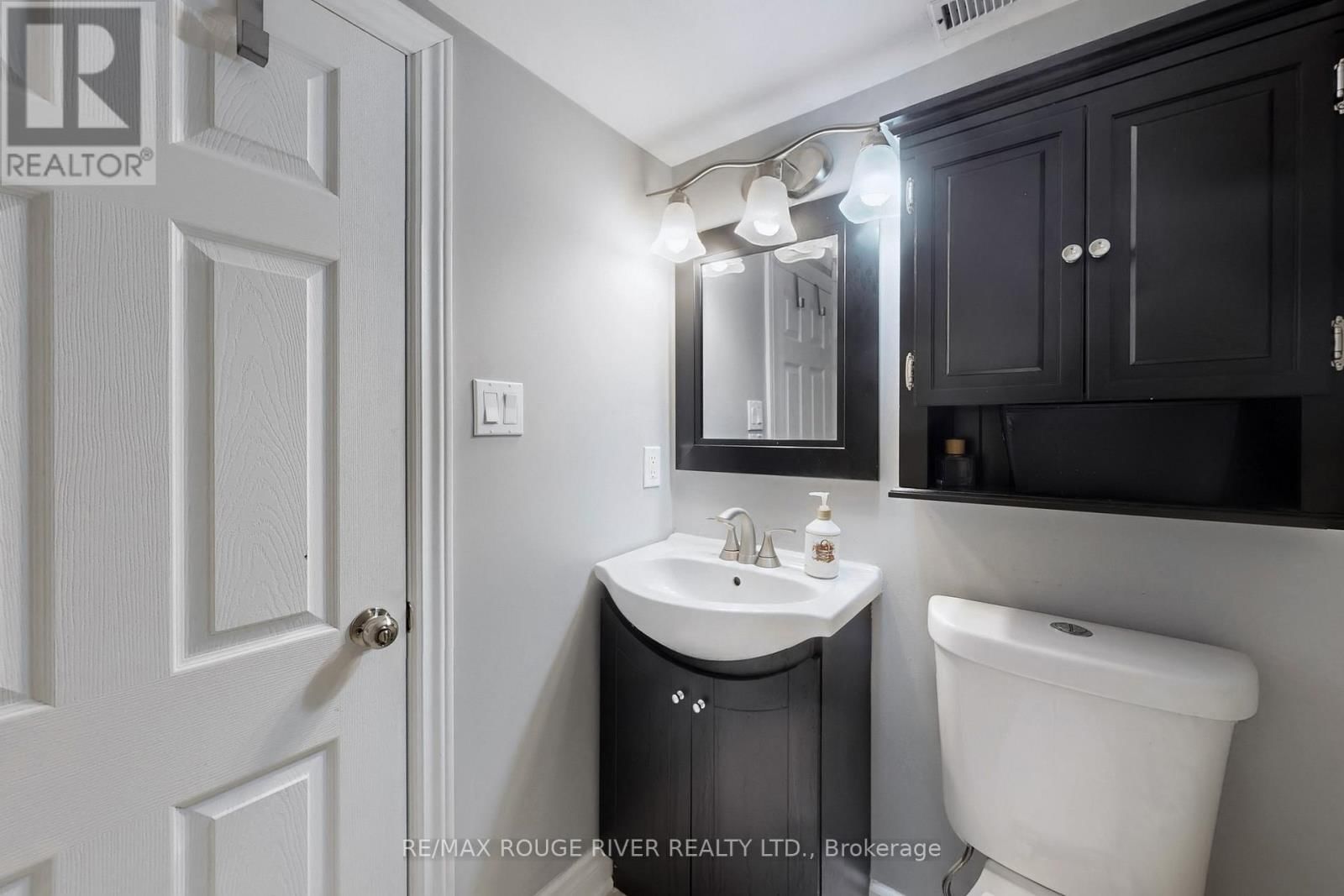 132 BEAVERBROOK COURT Image 34