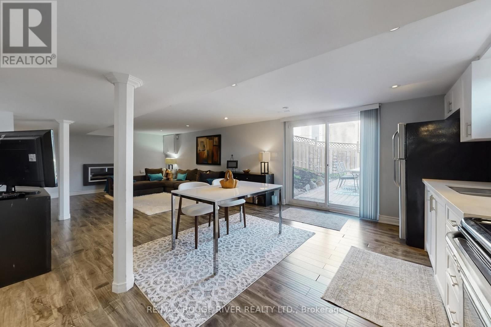 132 BEAVERBROOK COURT Image 36