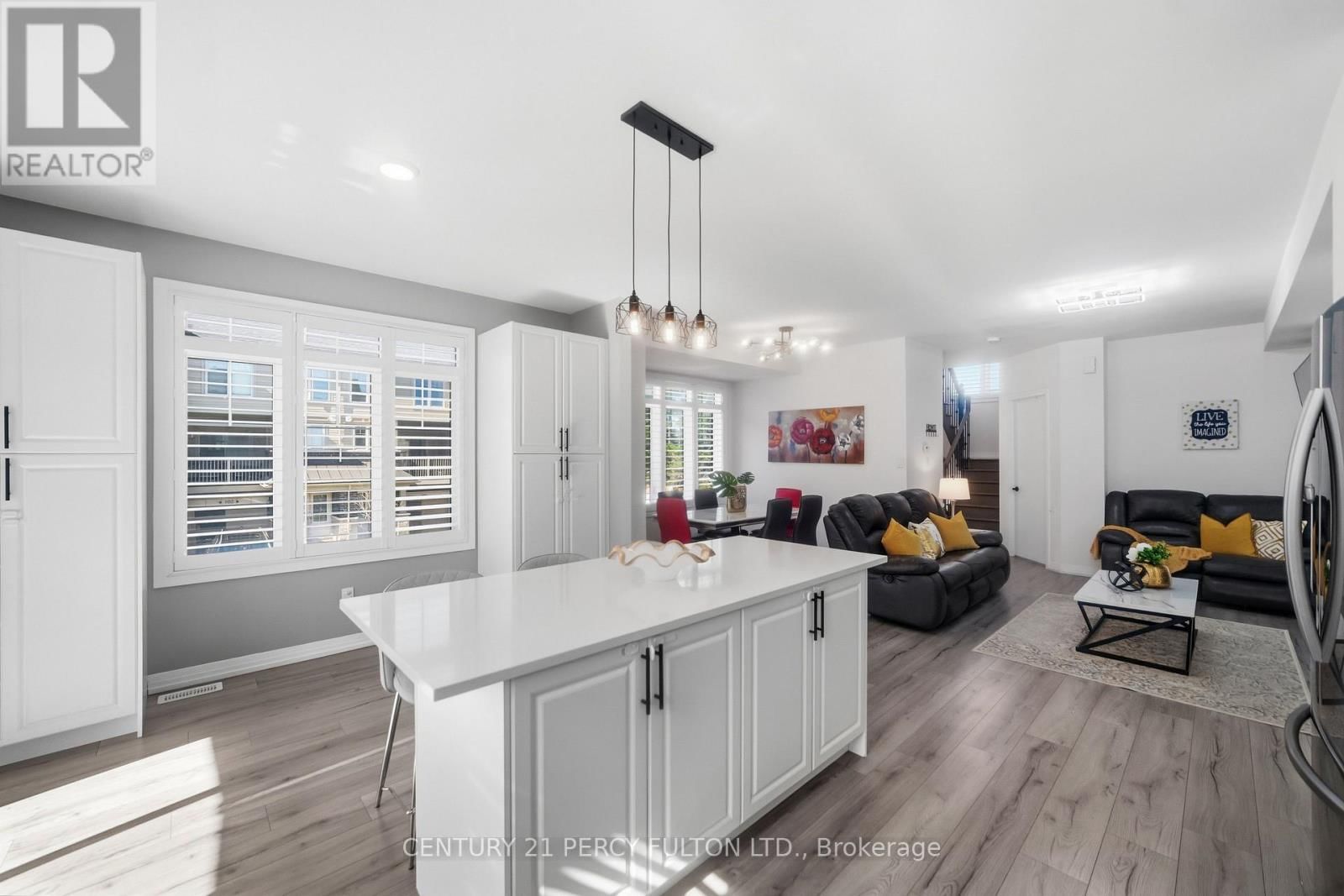 115 AMBEREEN PLACE Image 13