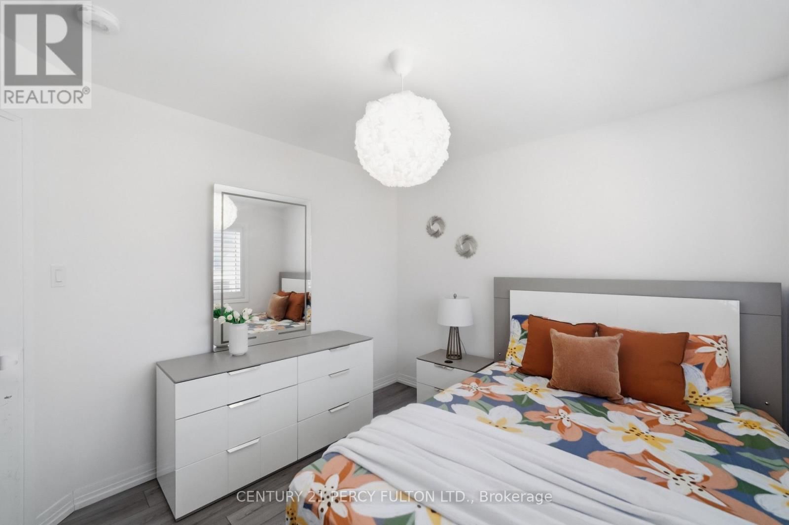 115 AMBEREEN PLACE Image 23