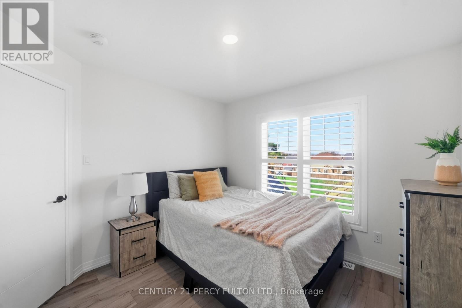 115 AMBEREEN PLACE Image 25