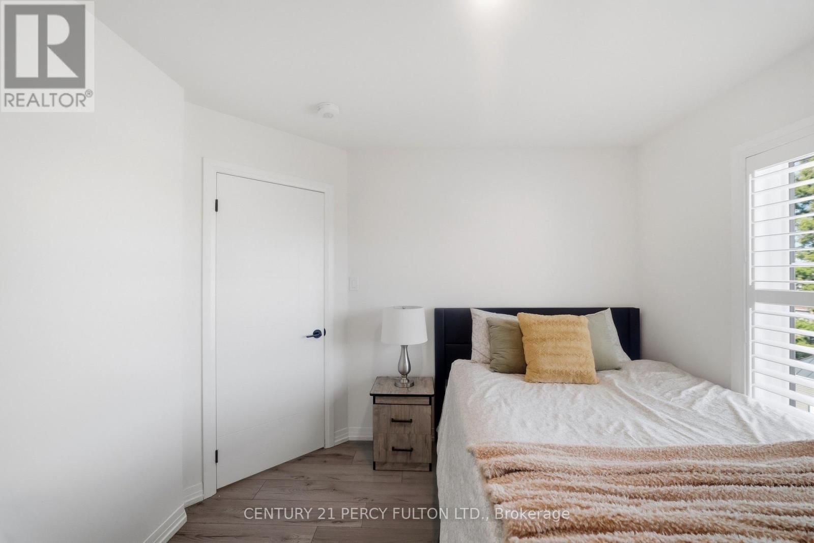 115 AMBEREEN PLACE Image 28