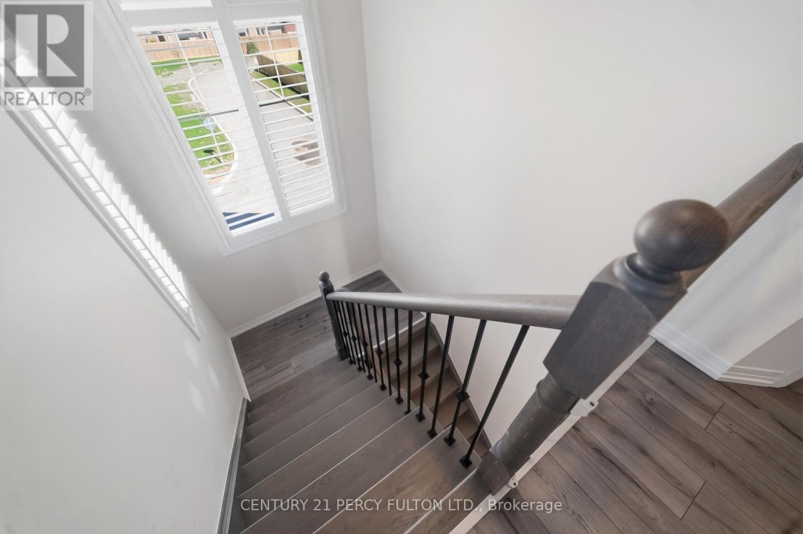 115 AMBEREEN PLACE Image 32