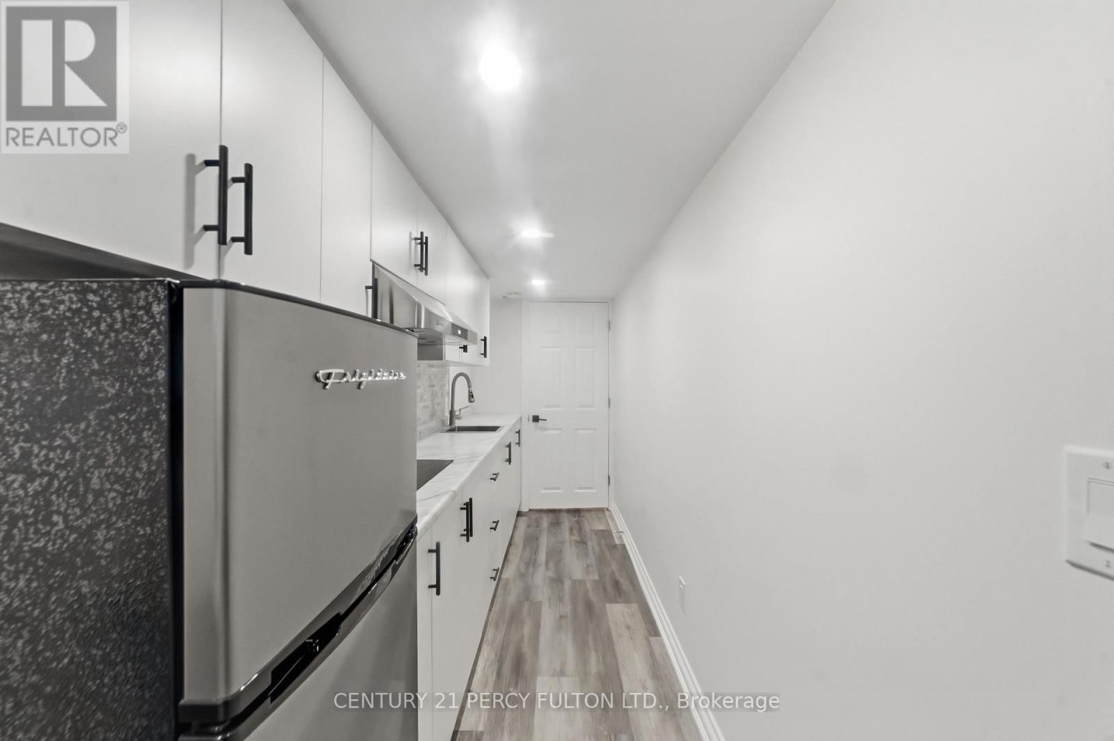 115 AMBEREEN PLACE Image 45