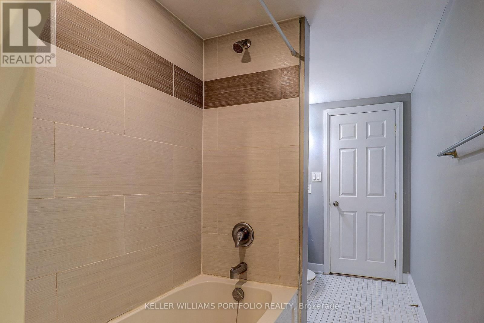 962 WILLOWDALE AVENUE Image 17