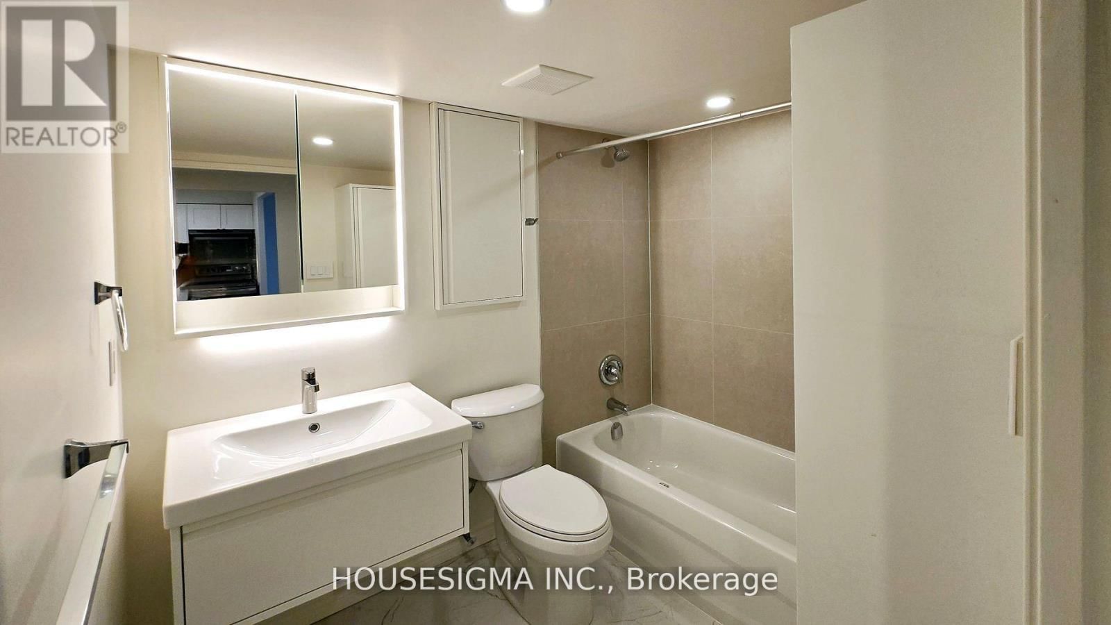 205 - 15 SEWELLS ROAD Image 5