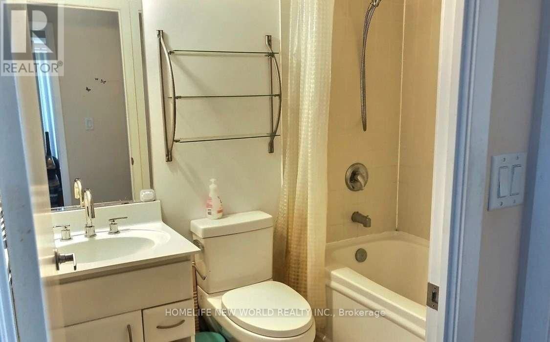 1906 - 36 LEE CENTRE DRIVE Image 10