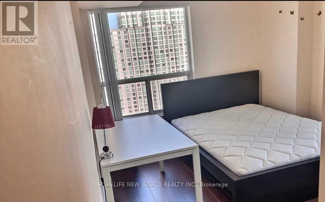 1906 - 36 LEE CENTRE DRIVE Image 14