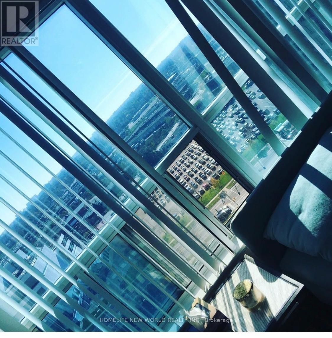 1906 - 36 LEE CENTRE DRIVE Image 15