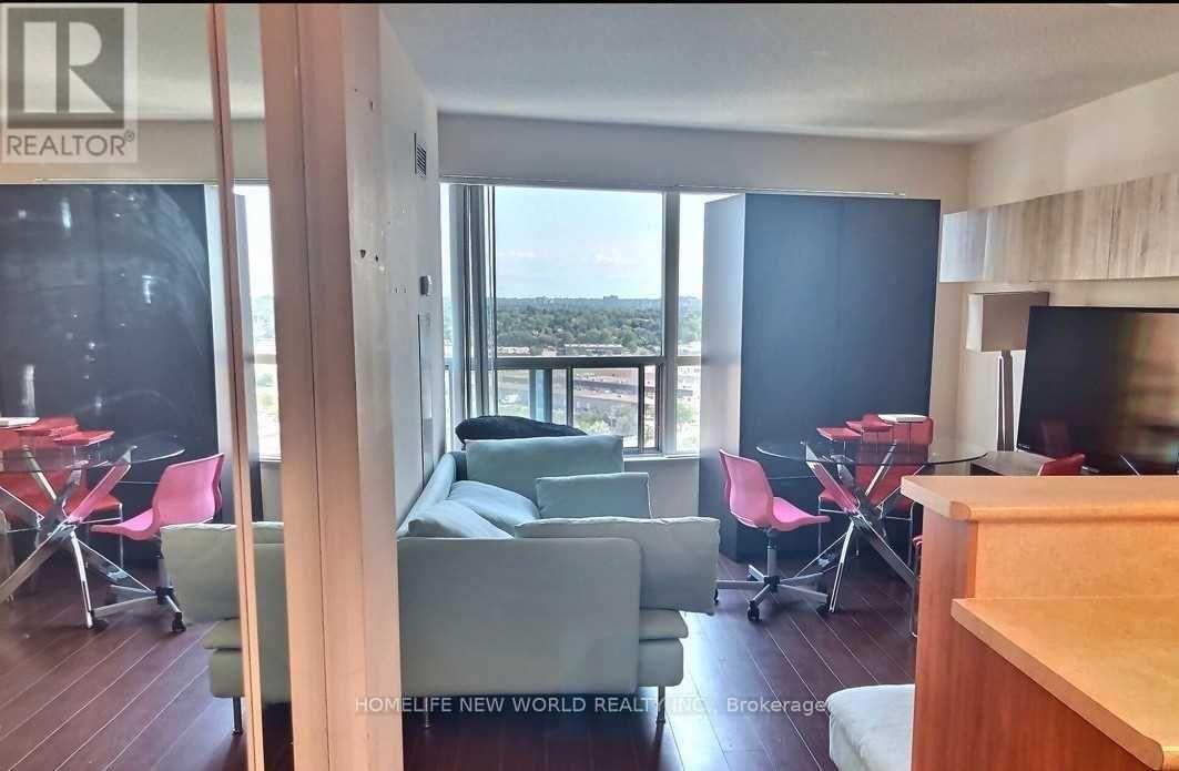 1906 - 36 LEE CENTRE DRIVE Image 4