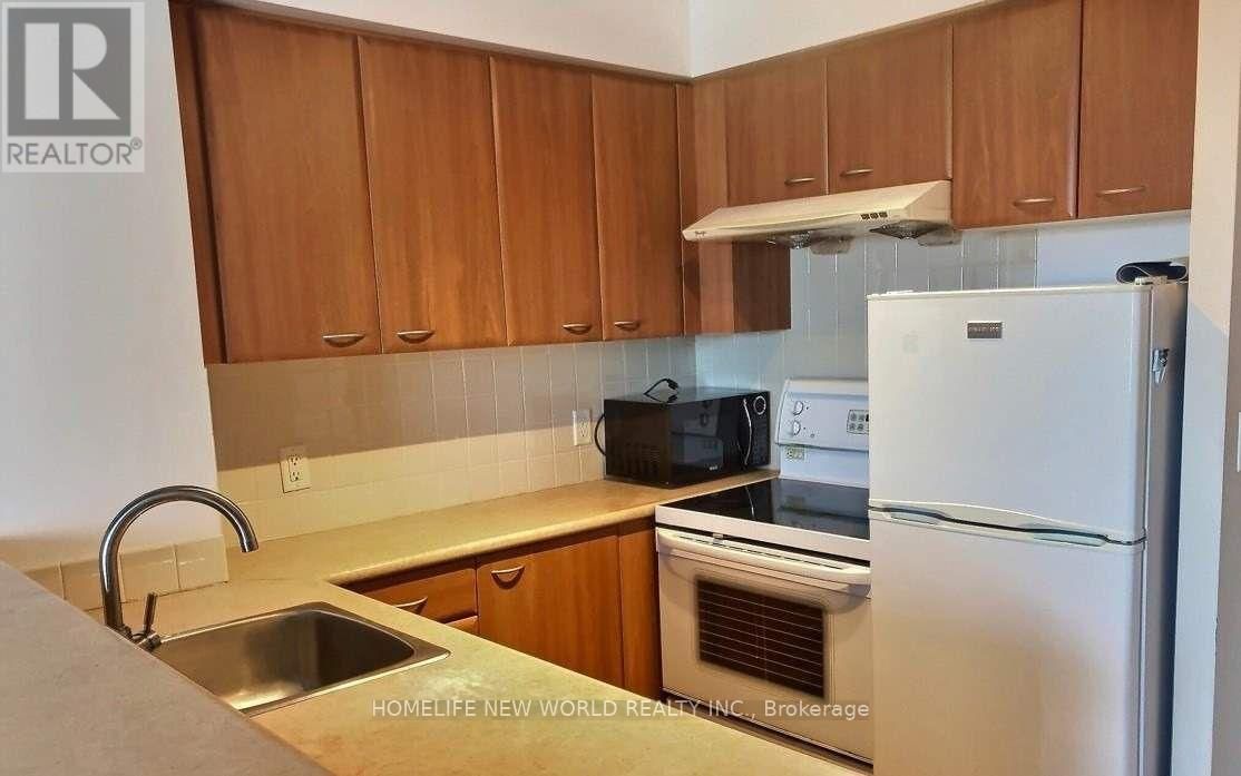 1906 - 36 LEE CENTRE DRIVE Image 6