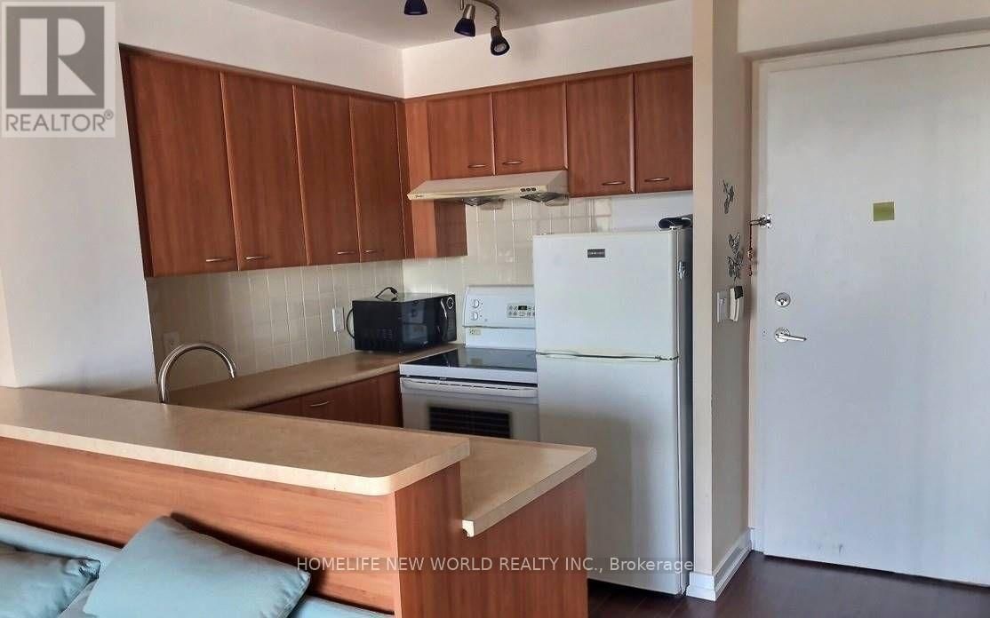 1906 - 36 LEE CENTRE DRIVE Image 8