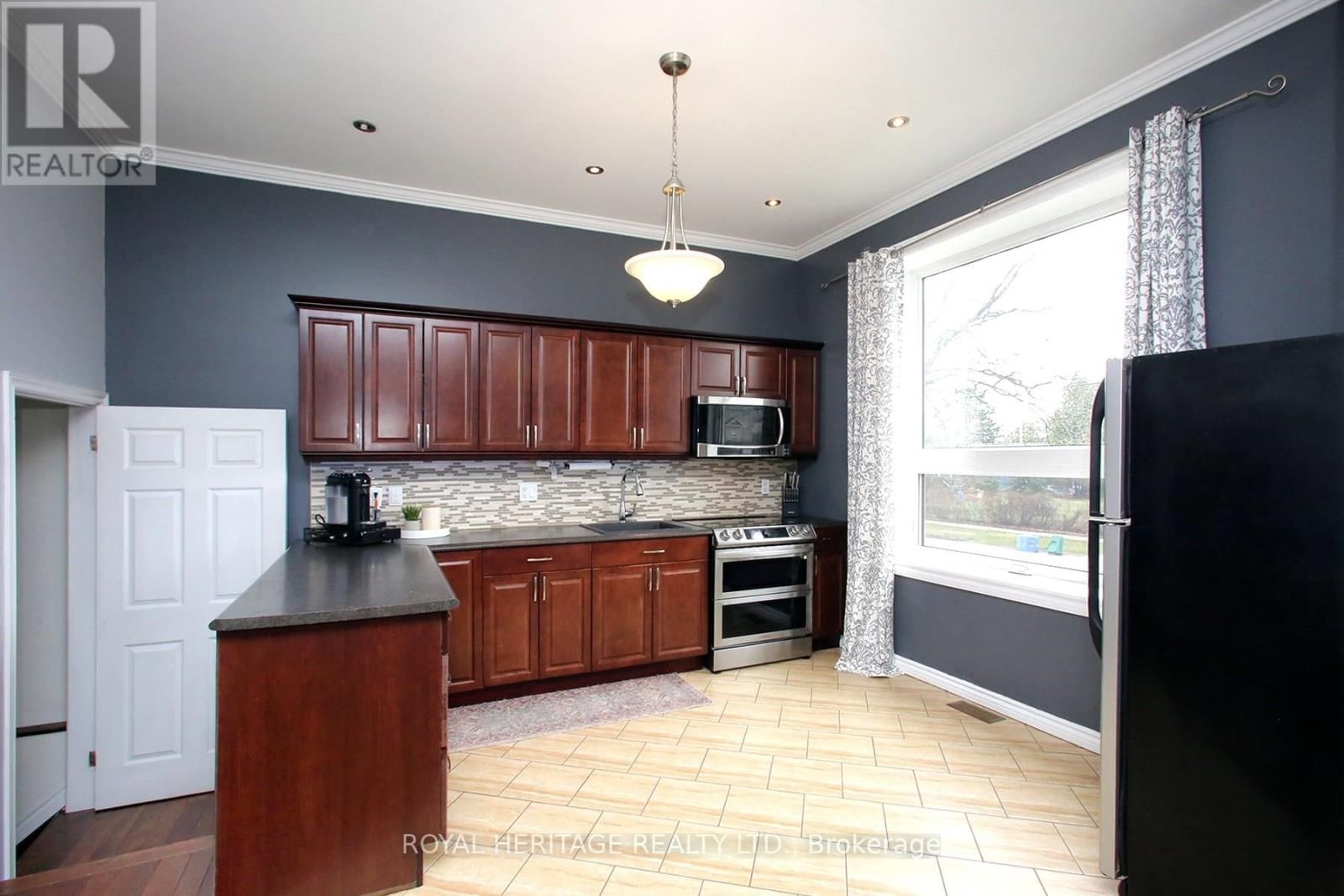 164 KINGS HILL LANE Image 12