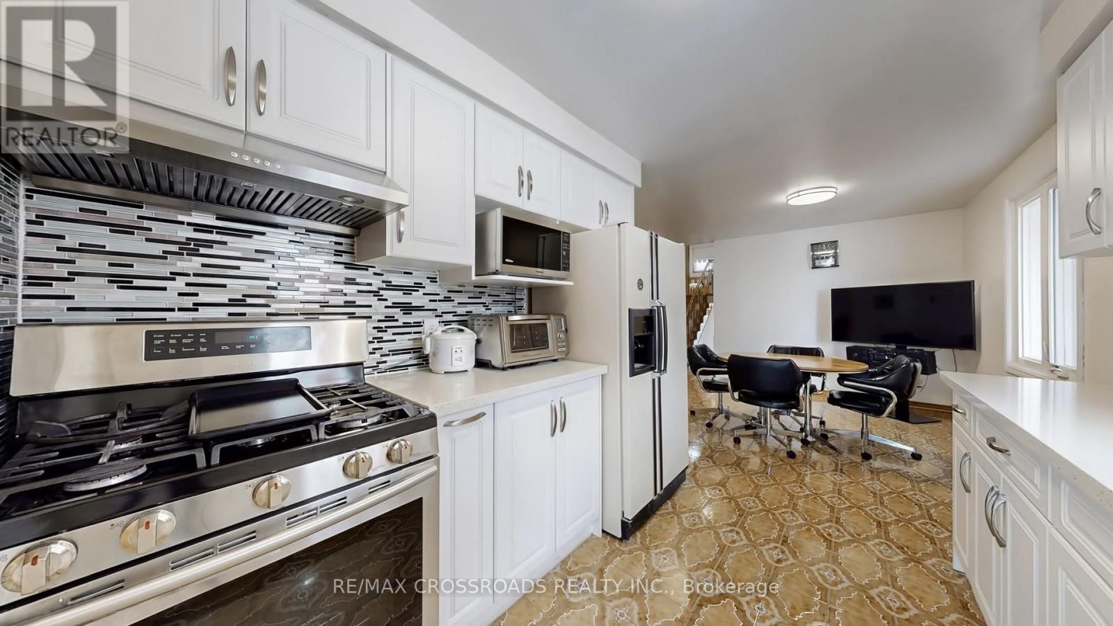 93A WANSTEAD AVENUE Image 12