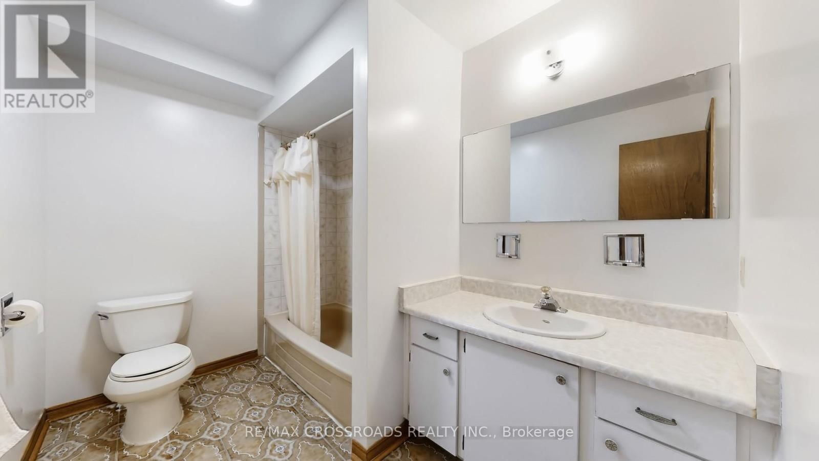 93A WANSTEAD AVENUE Image 34