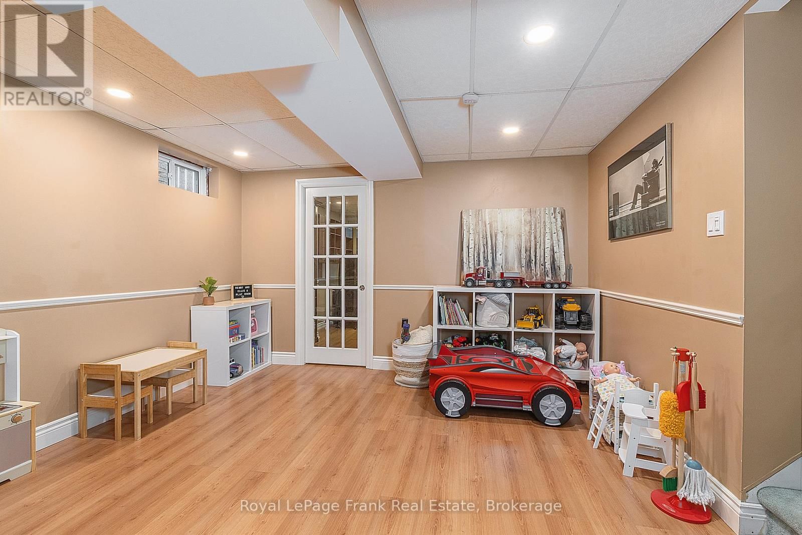 180 CHATFIELD DRIVE Image 33