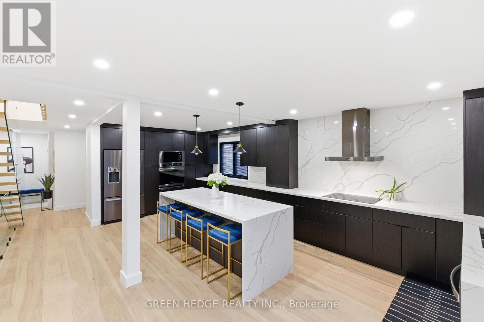 33 DAGWELL CRESCENT Image 10