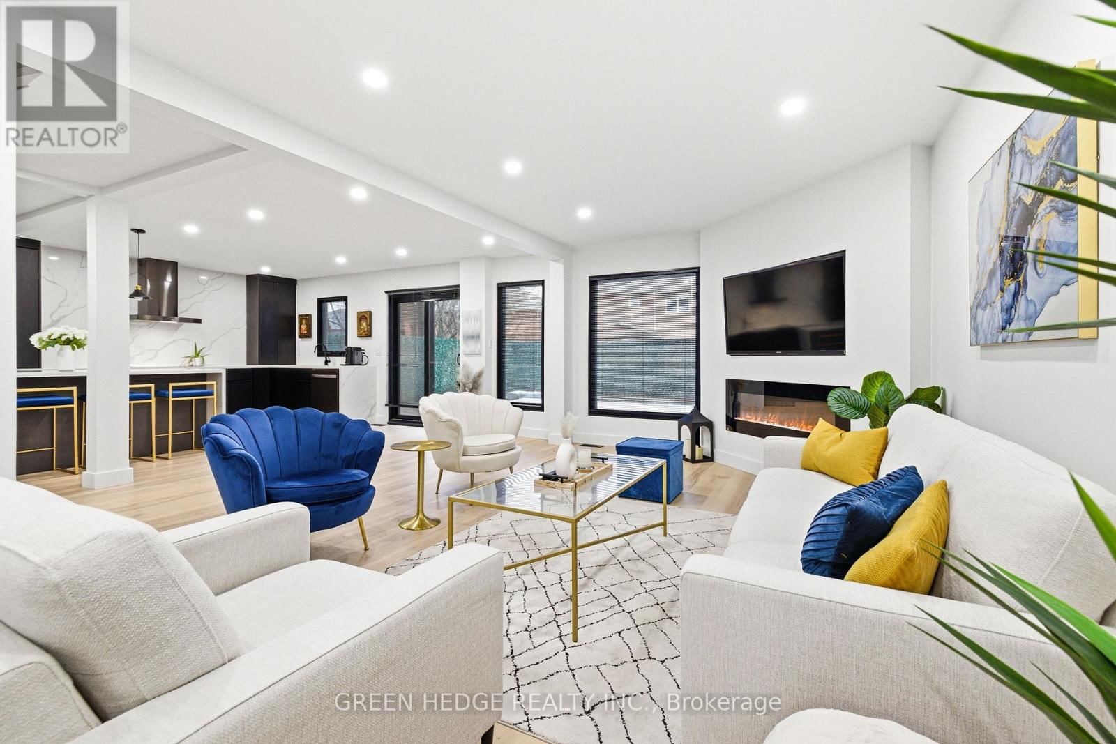 33 DAGWELL CRESCENT Image 12