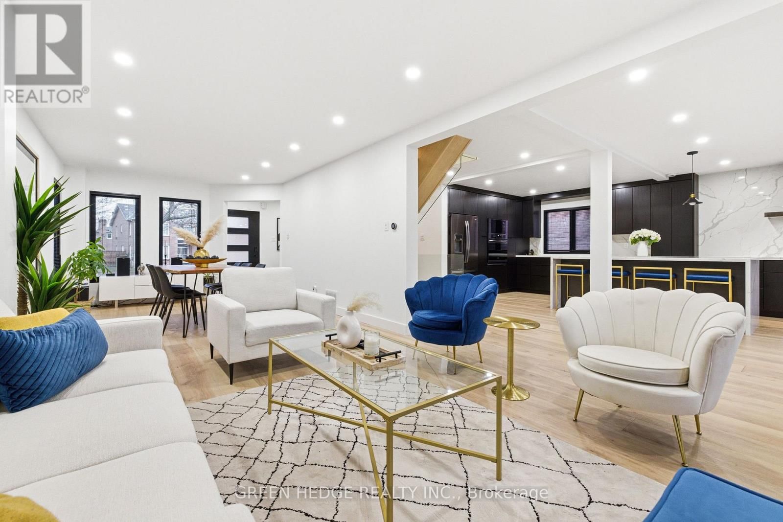 33 DAGWELL CRESCENT Image 14