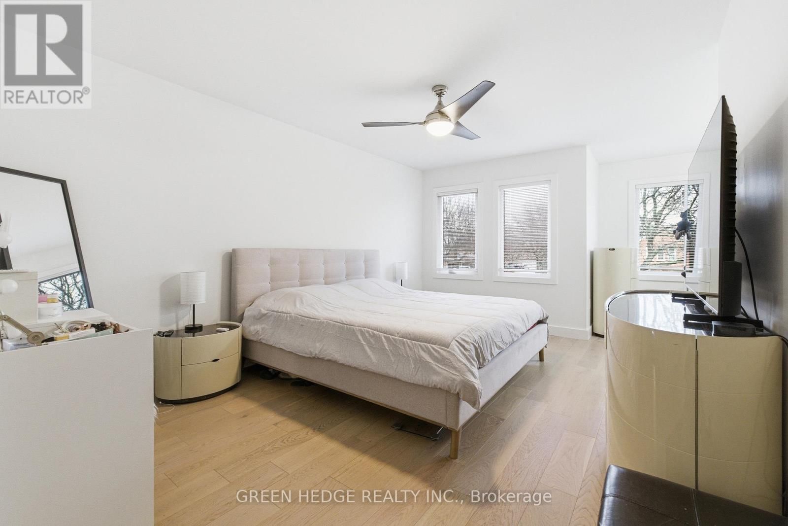 33 DAGWELL CRESCENT Image 22