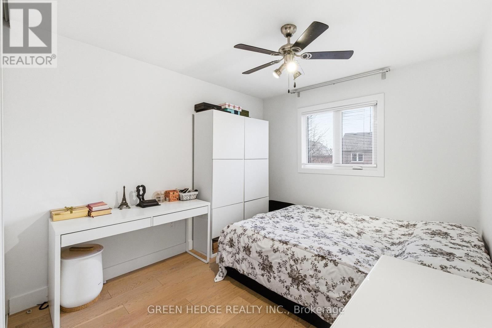 33 DAGWELL CRESCENT Image 26