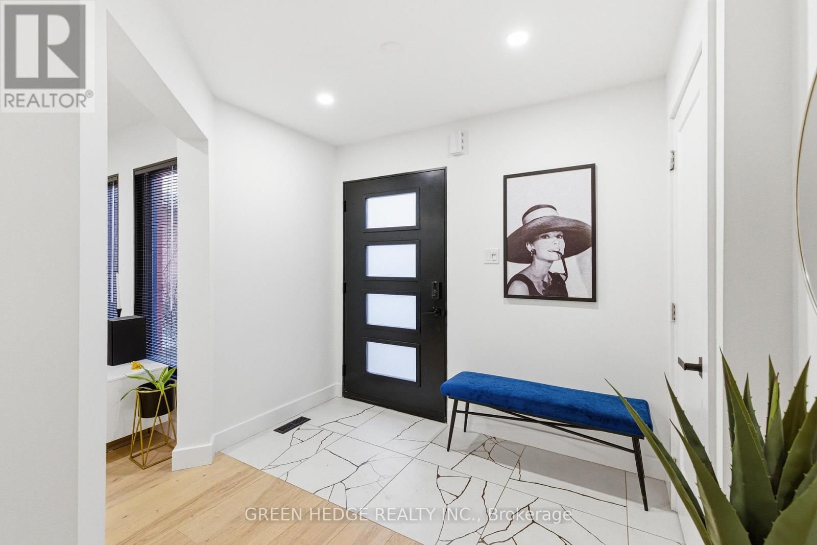 33 DAGWELL CRESCENT Image 5