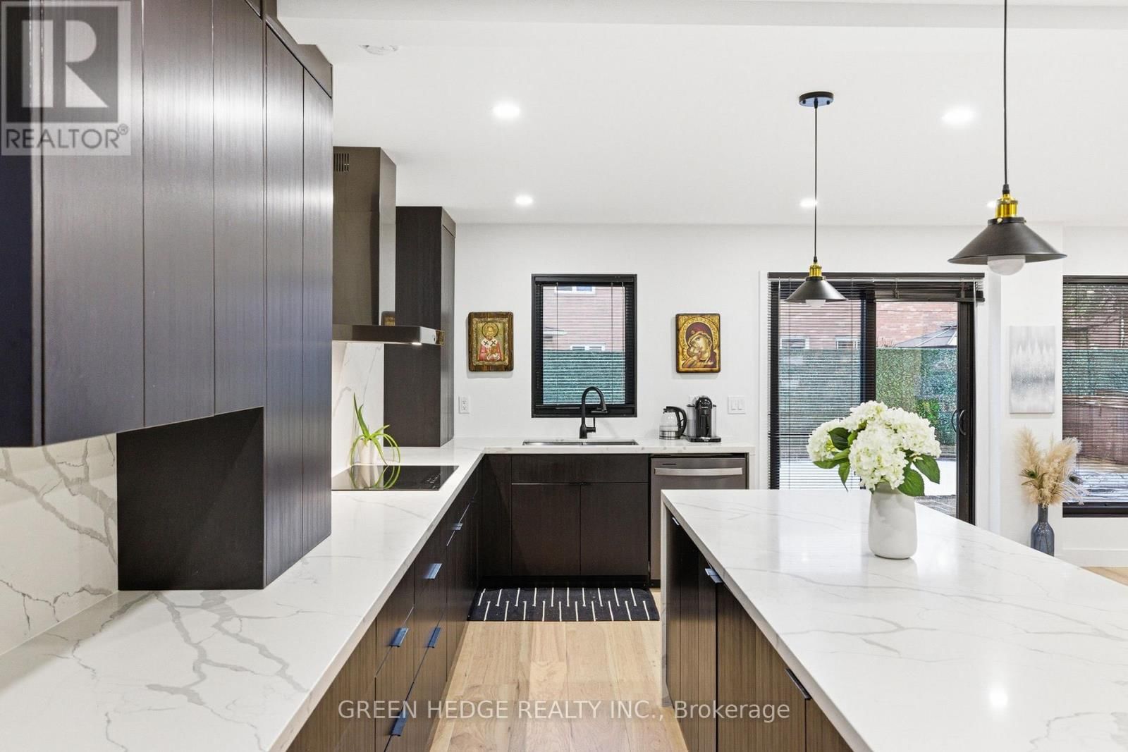 33 DAGWELL CRESCENT Image 9