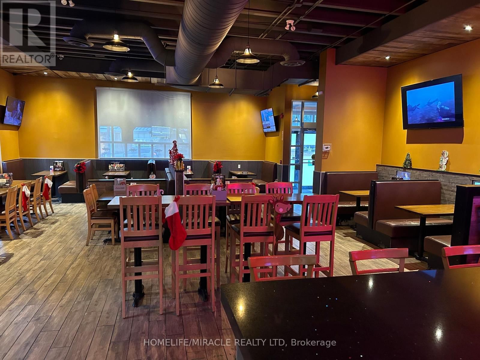 F005 - 1155 RITSON ROAD Image 3