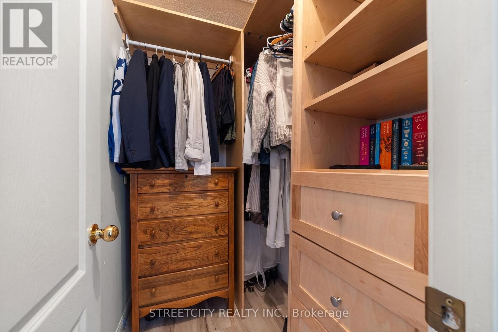 8 SHIPLEY AVENUE Image 24