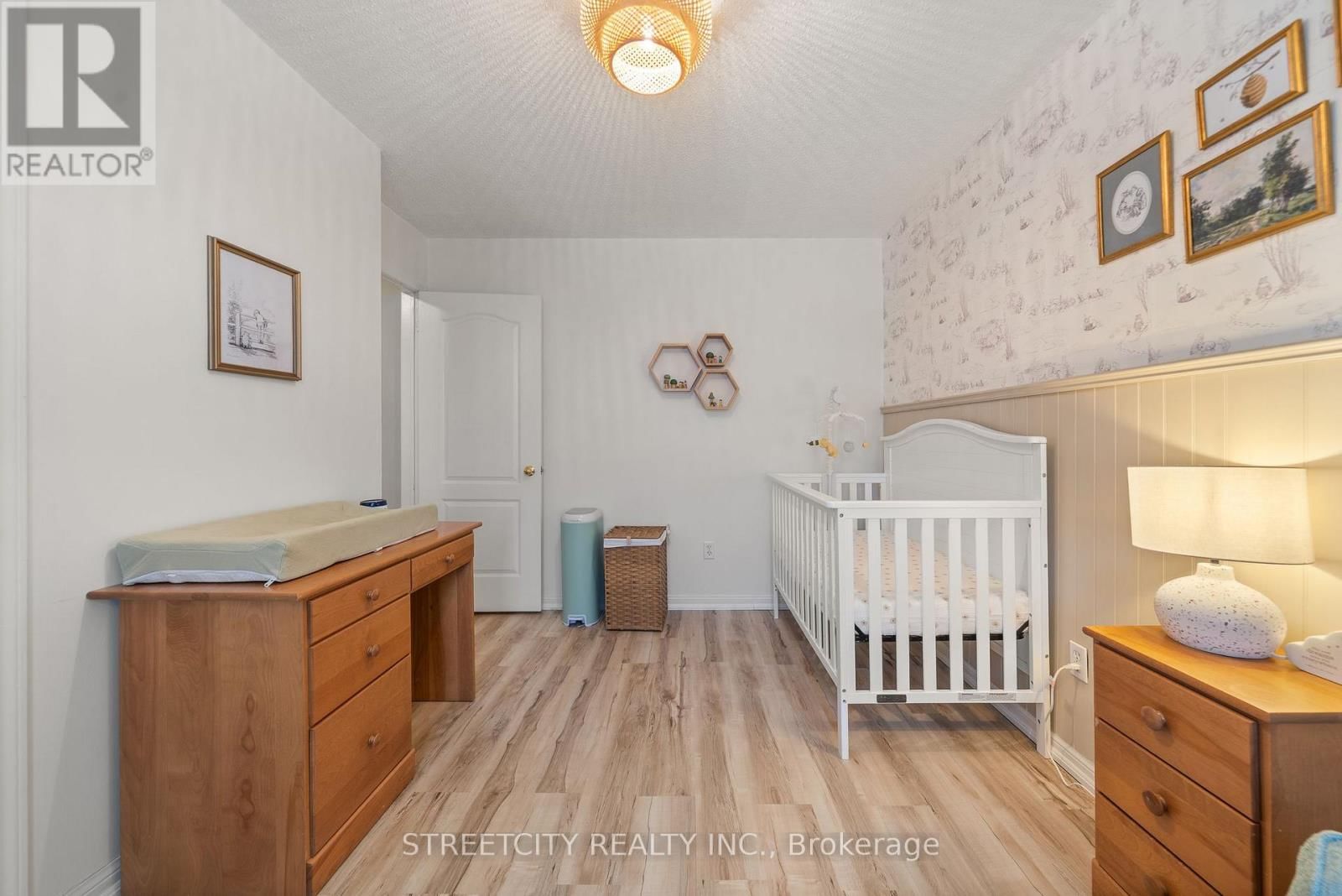 8 SHIPLEY AVENUE Image 28