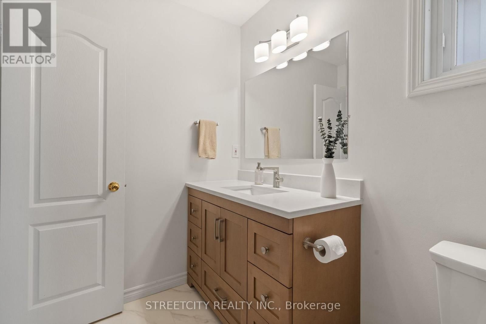 8 SHIPLEY AVENUE Image 31