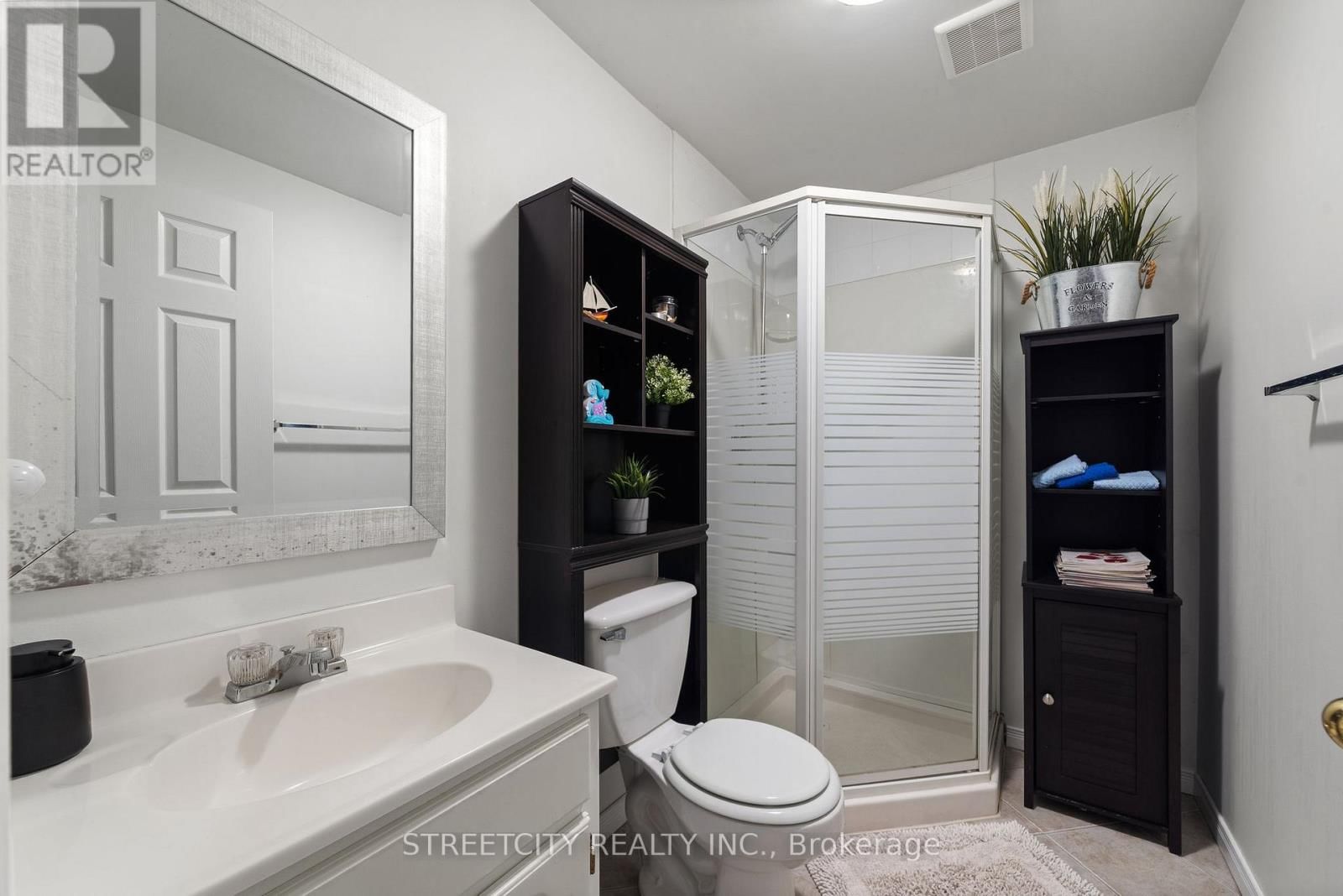 8 SHIPLEY AVENUE Image 33