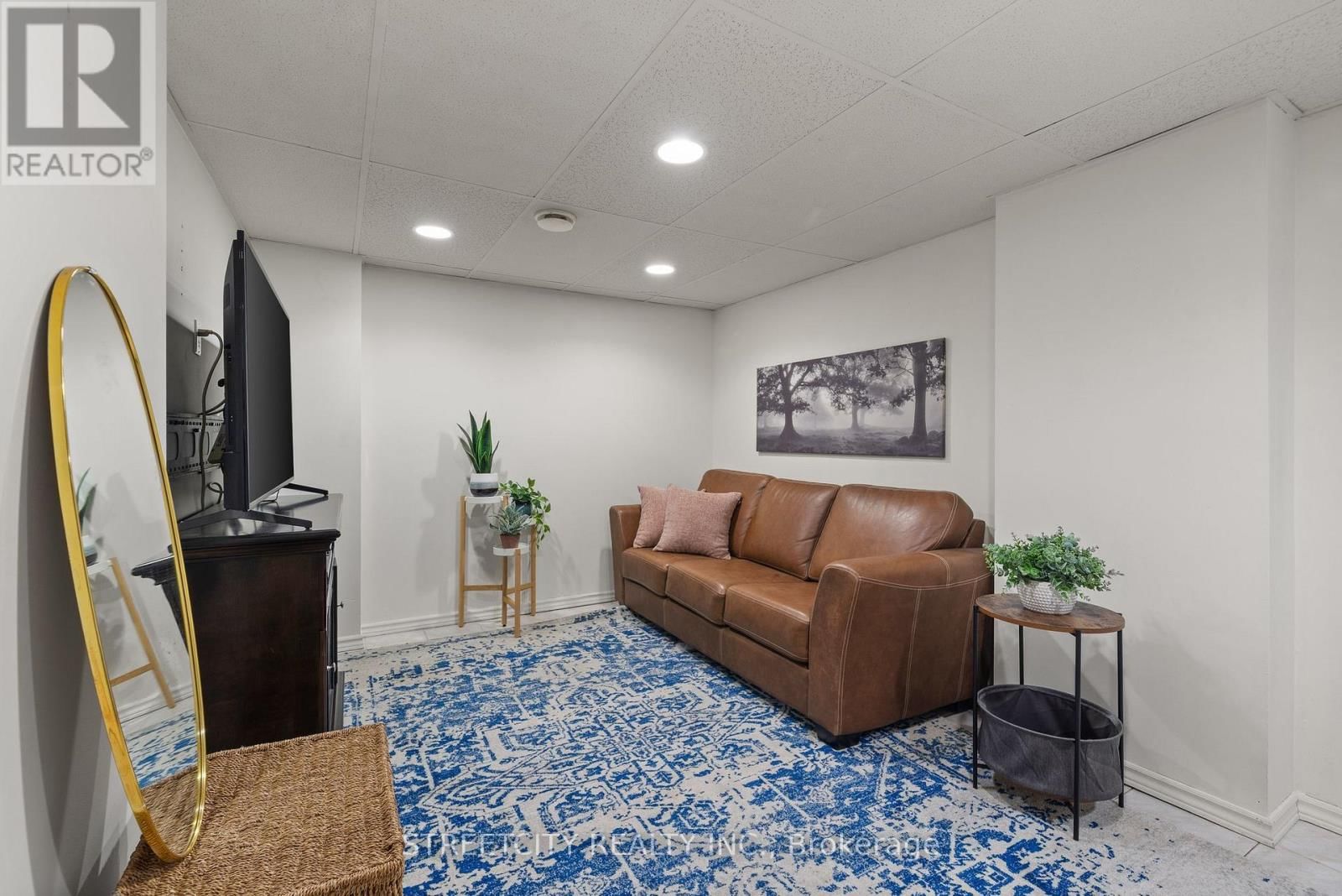 8 SHIPLEY AVENUE Image 34