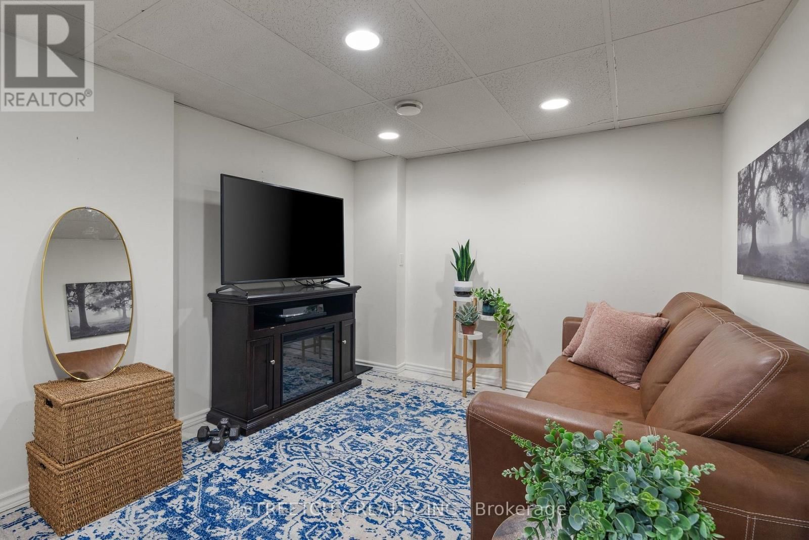 8 SHIPLEY AVENUE Image 35