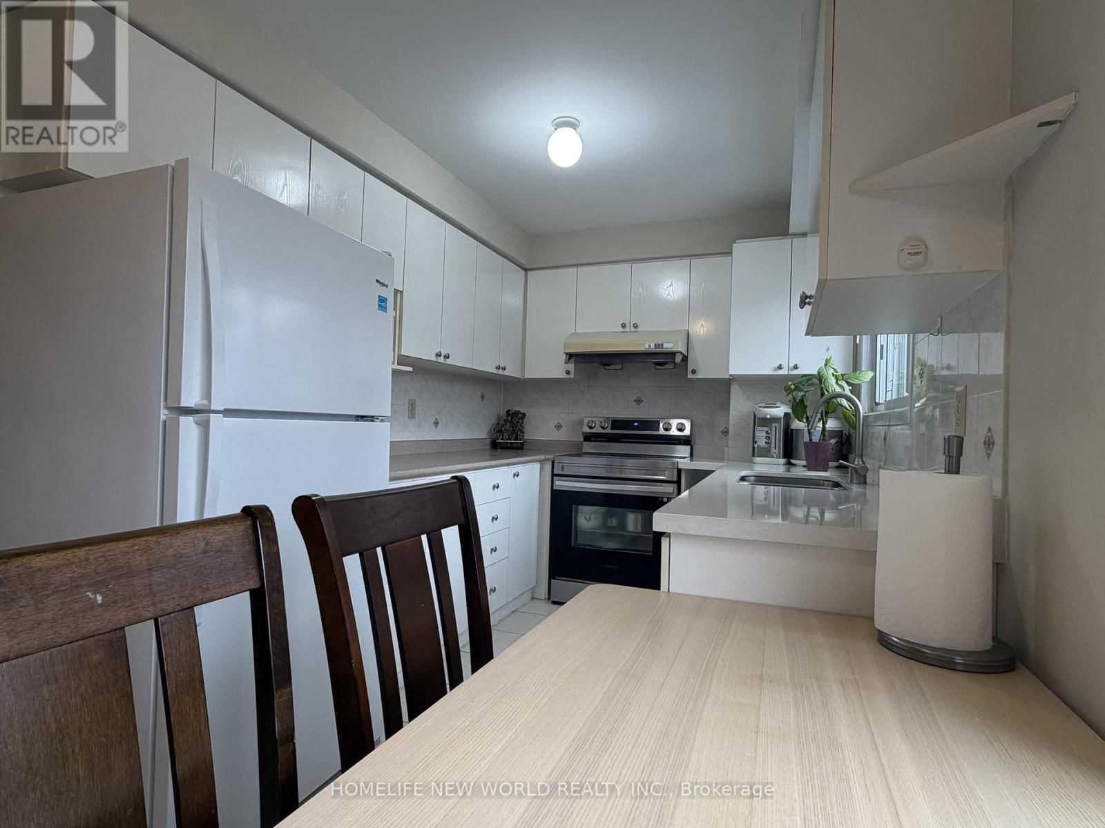 35 - 1121 SANDHURST CIRCLE Image 10