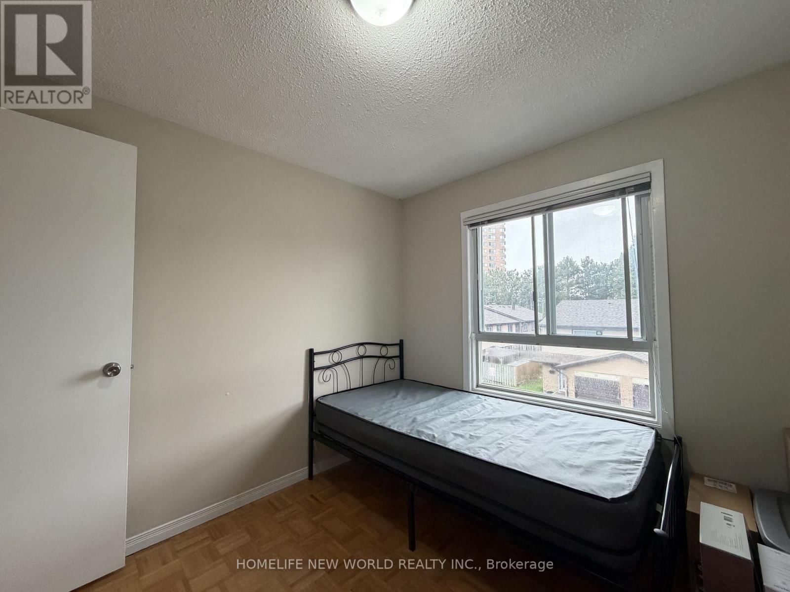 35 - 1121 SANDHURST CIRCLE Image 13