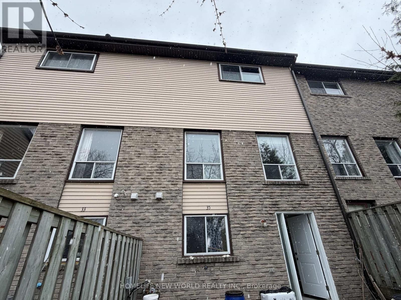 35 - 1121 SANDHURST CIRCLE Image 16