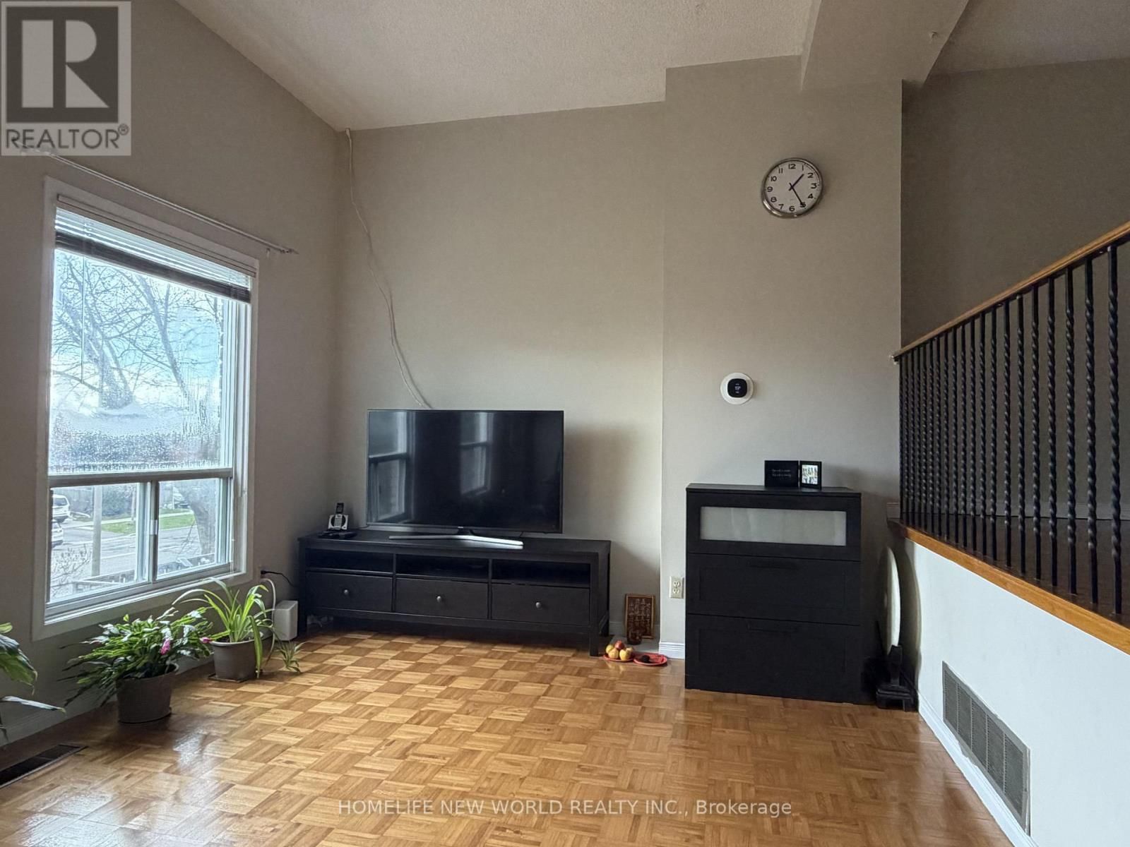 35 - 1121 SANDHURST CIRCLE Image 5