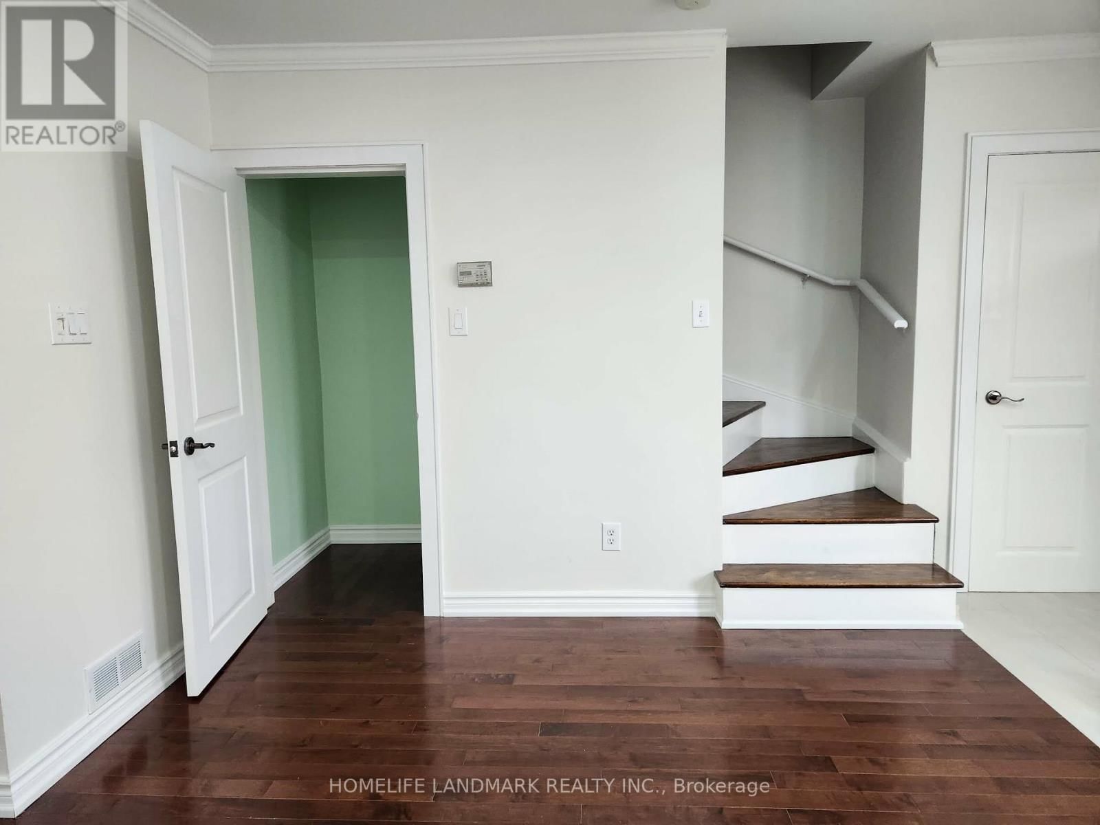 64 - 740 KENNEDY ROAD Image 11