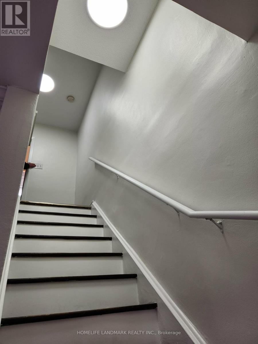 64 - 740 KENNEDY ROAD Image 12